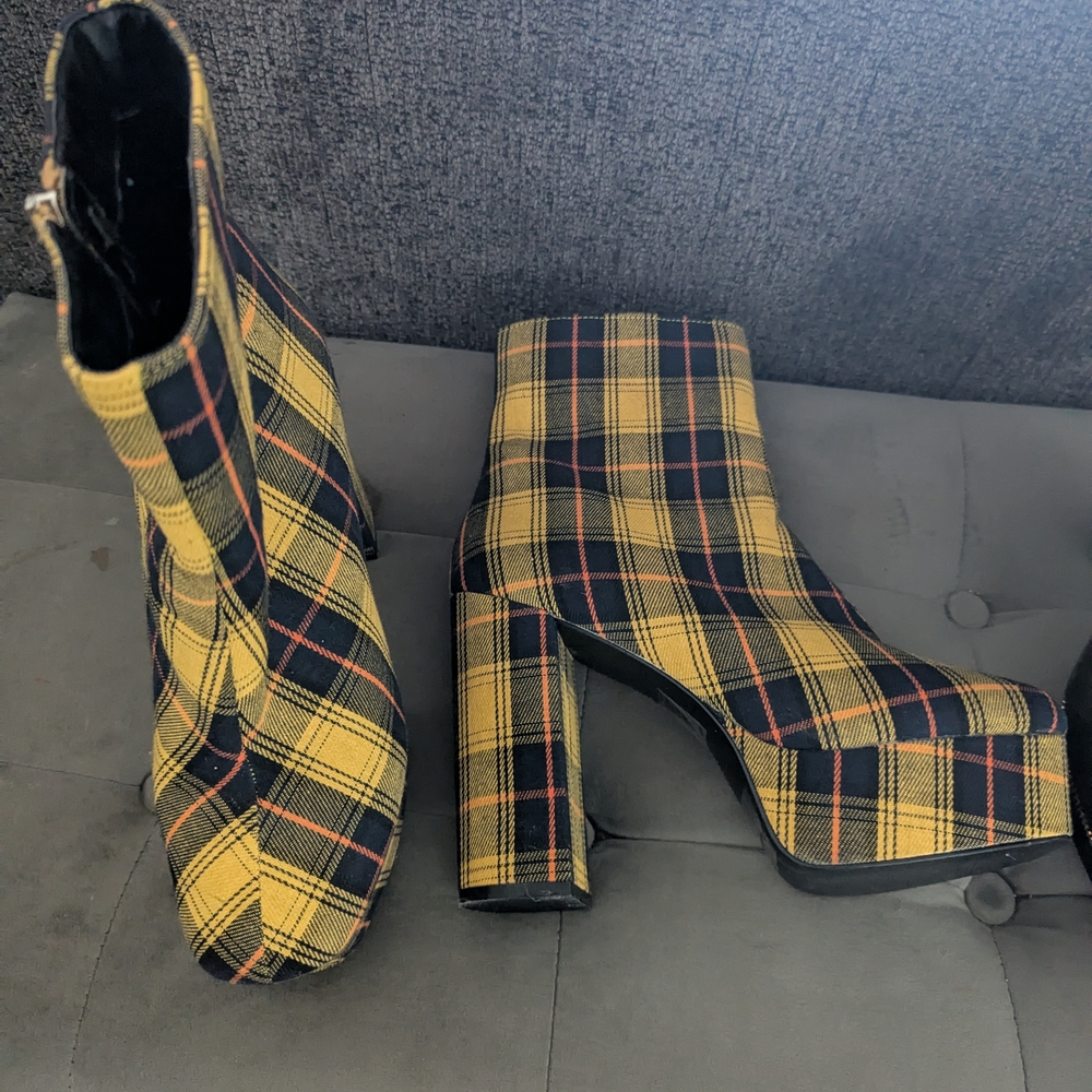 Plaid Ankle Boots - Yellow and Black